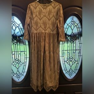 Dainty Jewell’s lace dress